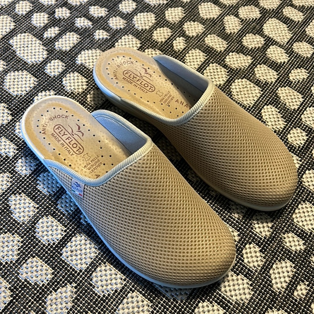 Fly Flot Italian clogs size 7.5, 38 euro